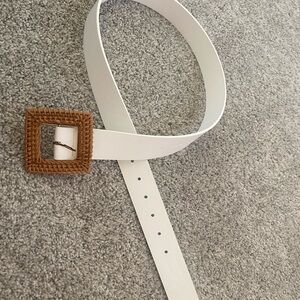 White Leather Belt with Woven Rattan Square-Buckle SZ M